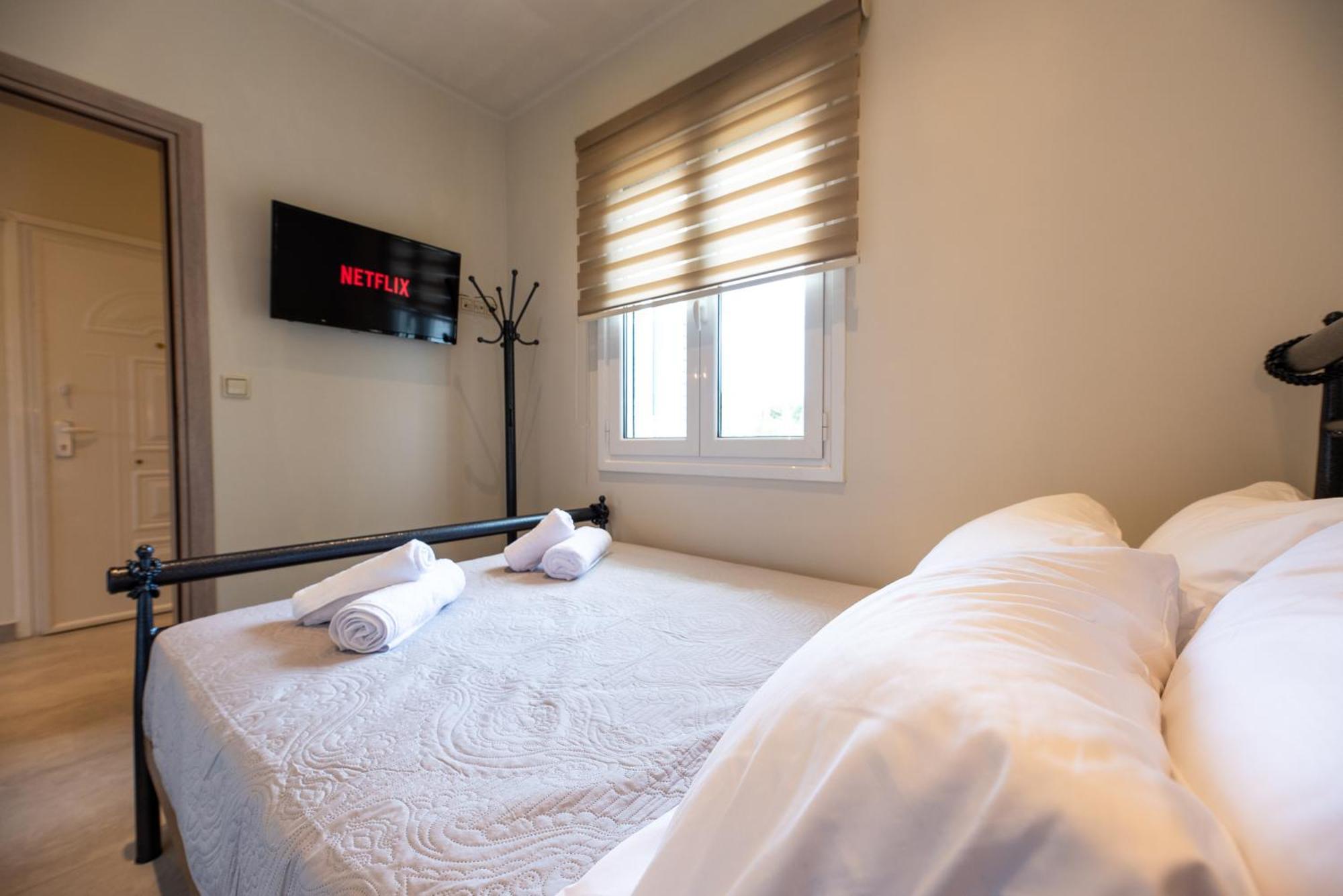 Demi'S Apartments Near Athen'S Airport อาร์เตมีดา ภายนอก รูปภาพ